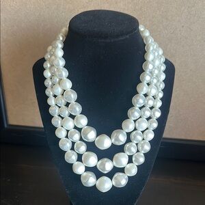Vintage Pearl-like Beaded Necklace with Multi-Strand Design